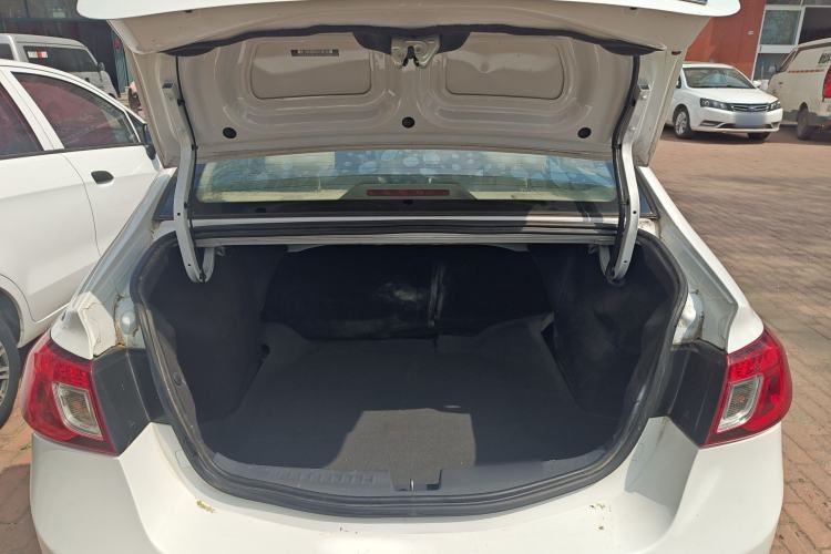 Used CHANGAN Alsvin V5 2012 1.5L Manual Sport Version China IV Standard Trunk