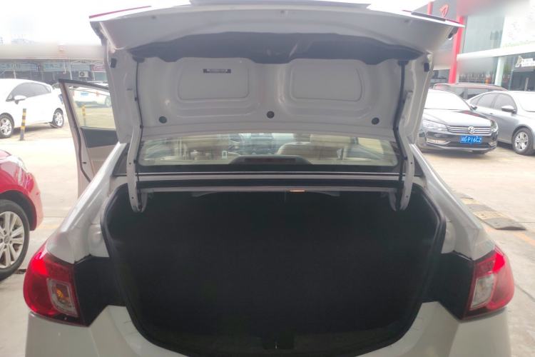 Used CHANGAN Alsvin V5 2012 1.5L Manual Sport Version China IV Standard Trunk