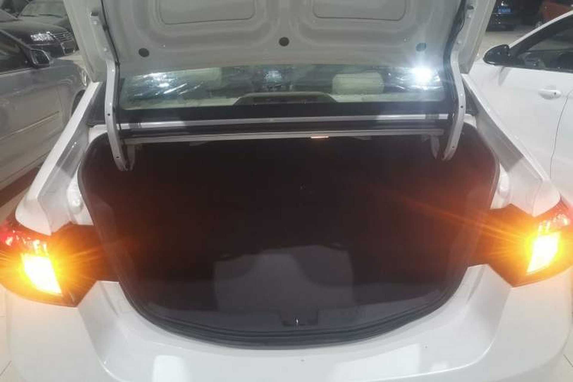 Used CHANGAN Alsvin V5 2012 1.5L Manual Sport Version China IV Standard Trunk