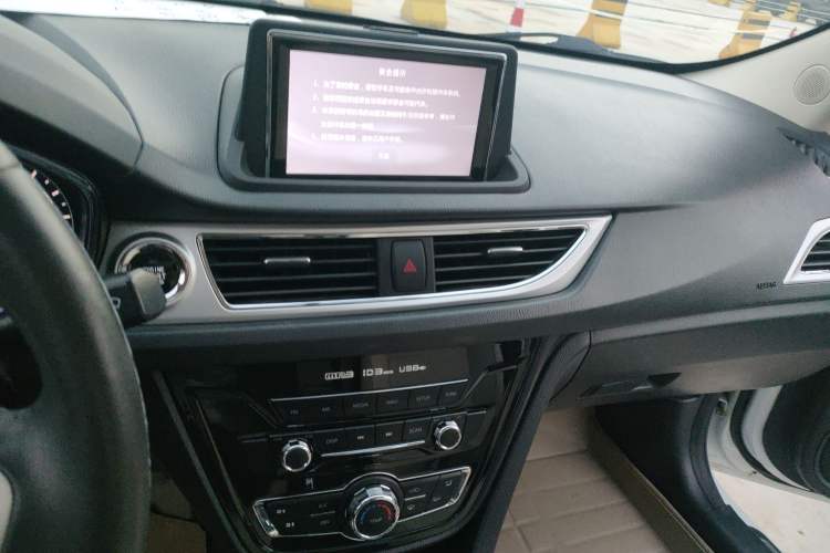 Used CHANGAN Alsvin V7 2015 1.6L Automatic Fun Model China V Standard Audio And AC Panel