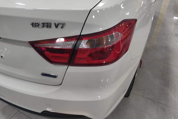 Used CHANGAN Alsvin V7 2016 1.6L Manual LeShang Model China V Standard Exterior 6