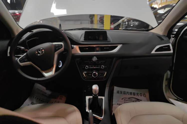 Used CHANGAN Alsvin V7 2016 1.6L Manual LeShang Model China V Standard Interior 2