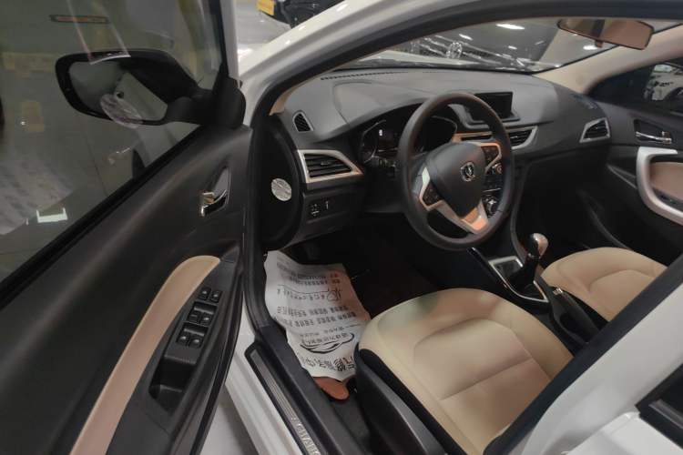 Used CHANGAN Alsvin V7 2016 1.6L Manual LeShang Model China V Standard Interior 3
