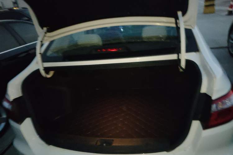 Used CHANGAN Alsvin V7 2015 1.6L Automatic Fun Model China V Standard Trunk