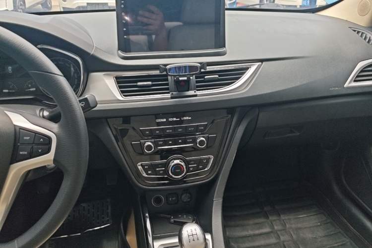 Used CHANGAN Alsvin V7 2015 1.6L Manual Enjoyment Model China IV Standard Audio And AC Panel