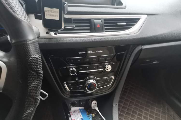 Used CHANGAN Alsvin V7 2015 1.6L Manual Enjoyment Model China IV Standard Audio And AC Panel