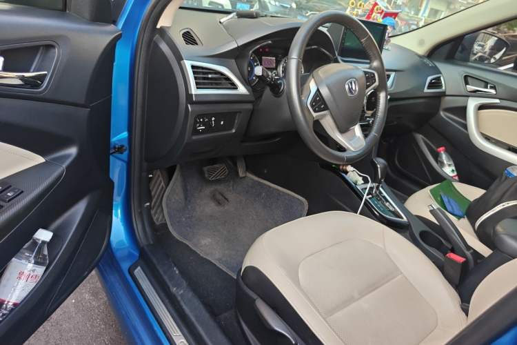 Used CHANGAN Alsvin V7 2015 1.6L Automatic Fun Model China IV Standard Driver Seat
