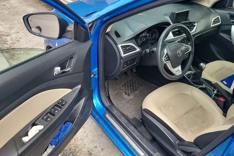 Used CHANGAN Alsvin V7 2015 1.6L Manual Enjoyment Model China IV Standard Driver Seat