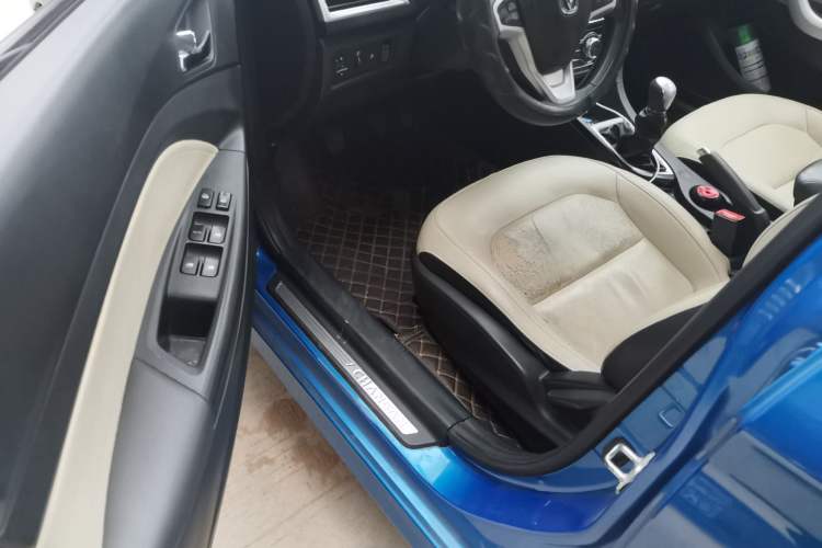 Used CHANGAN Alsvin V7 2015 1.6L Manual Enjoyment Model China IV Standard Driver Seat