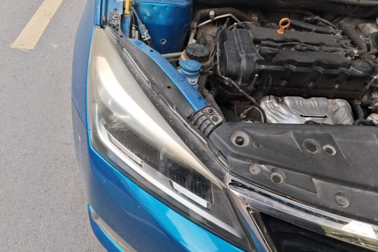 Used CHANGAN Alsvin V7 2015 1.6L Manual Enjoyment Model China IV Standard Engine Bay Right