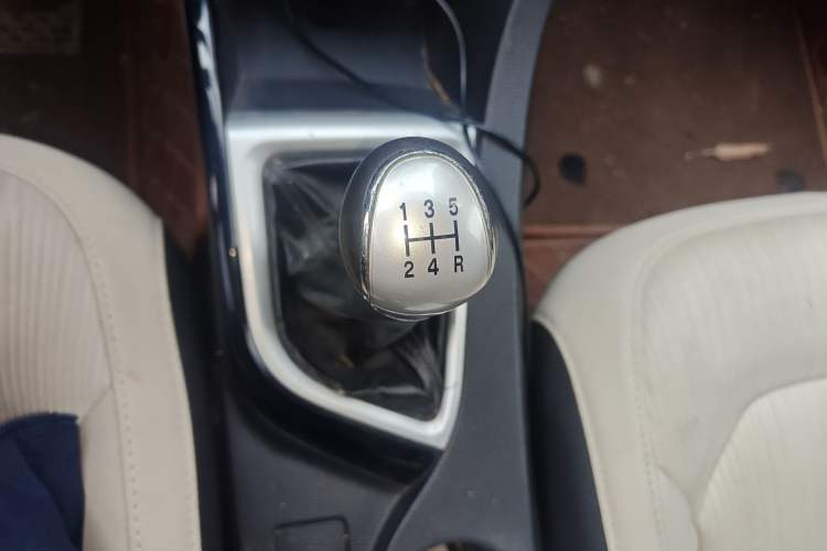 Used CHANGAN Alsvin V7 2015 1.6L Manual LeShang Edition China IV Gear Lever