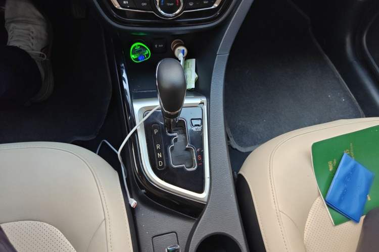 Used CHANGAN Alsvin V7 2015 1.6L Automatic Fun Model China IV Standard Gear Lever