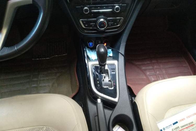 Used CHANGAN Alsvin V7 2015 1.6L Automatic Fun Model China V Standard Gear Lever