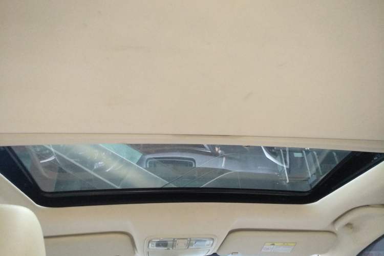 Used CHANGAN Alsvin V7 2015 1.6L Automatic Fun Model China V Standard Headliner