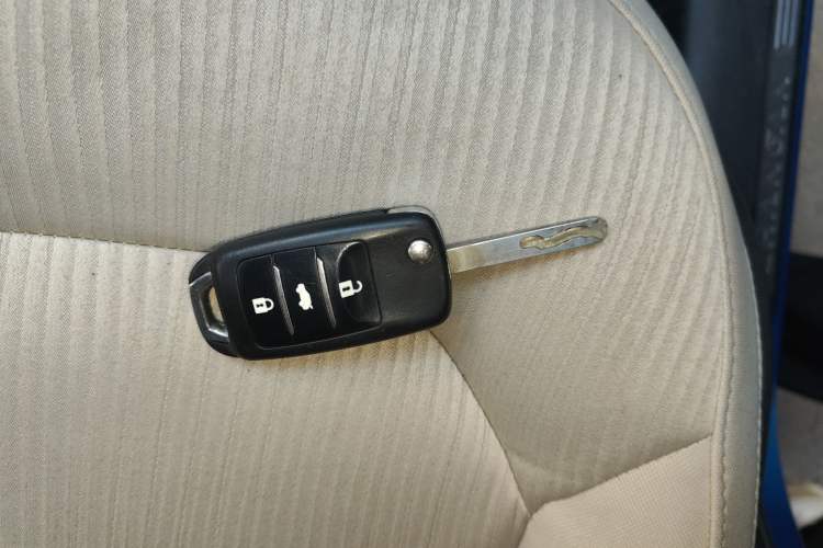 Used CHANGAN Alsvin V7 2015 1.6L Manual Lehuo Model China V Standard Interior 1