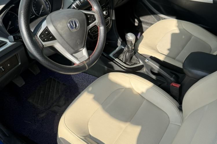 Used CHANGAN Alsvin V7 2015 1.6L Manual Enjoyment Model China IV Standard Interior 2