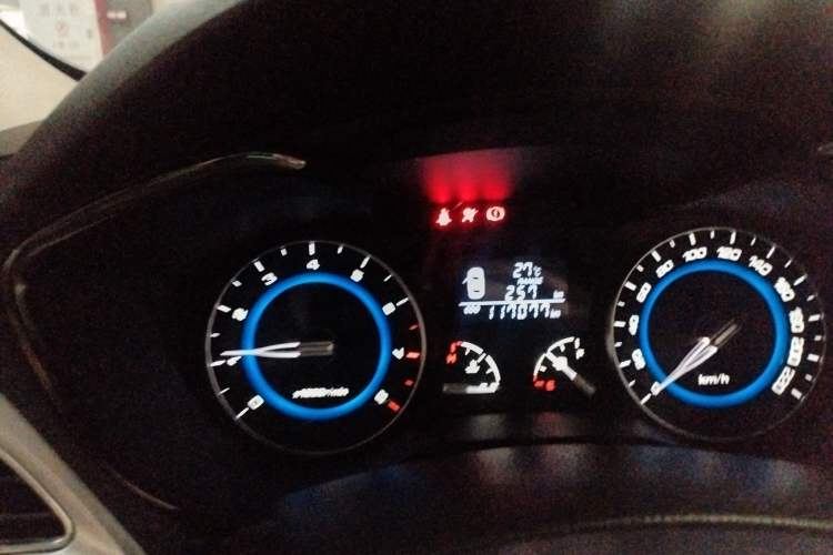 Used CHANGAN Alsvin V7 2015 1.6L Manual Enjoyment Model China V Standard Interior 2