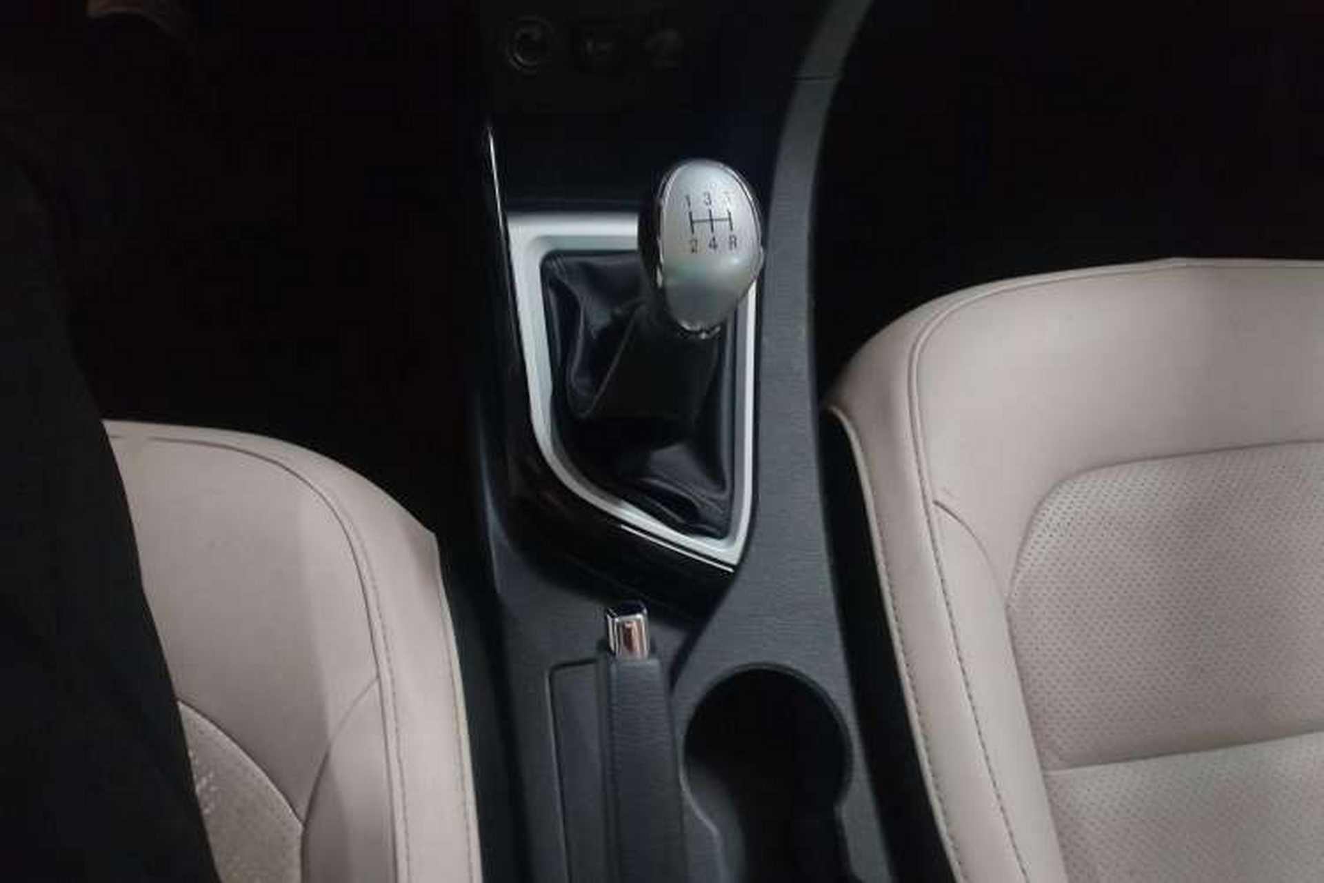Used CHANGAN Alsvin V7 2015 1.6L Manual Enjoyment Model China V Standard Interior 3