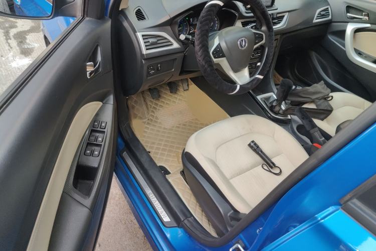 Used CHANGAN Alsvin V7 2015 1.6L Manual Lehuo Model China V Standard Interior 3