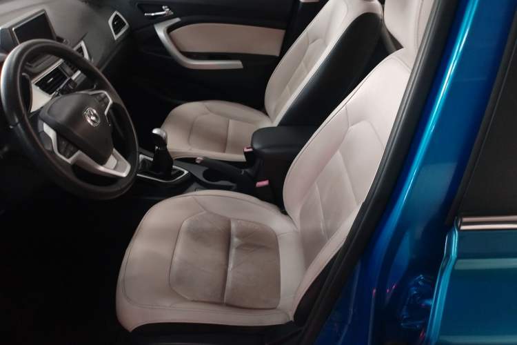 Used CHANGAN Alsvin V7 2015 1.6L Manual Enjoyment Model China V Standard Interior 4