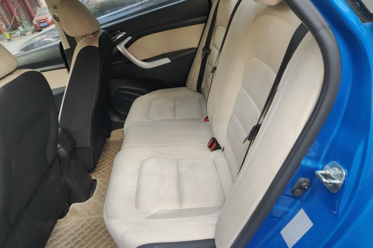 Used CHANGAN Alsvin V7 2015 1.6L Manual Lehuo Model China V Standard Interior 4