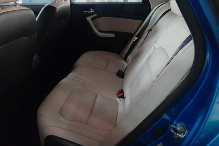 Used CHANGAN Alsvin V7 2015 1.6L Manual Enjoyment Model China V Standard Interior 6