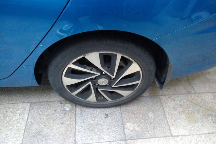 Used CHANGAN Alsvin V7 2015 1.6L Automatic Fun Model China V Standard Left Rear Wheel Hub