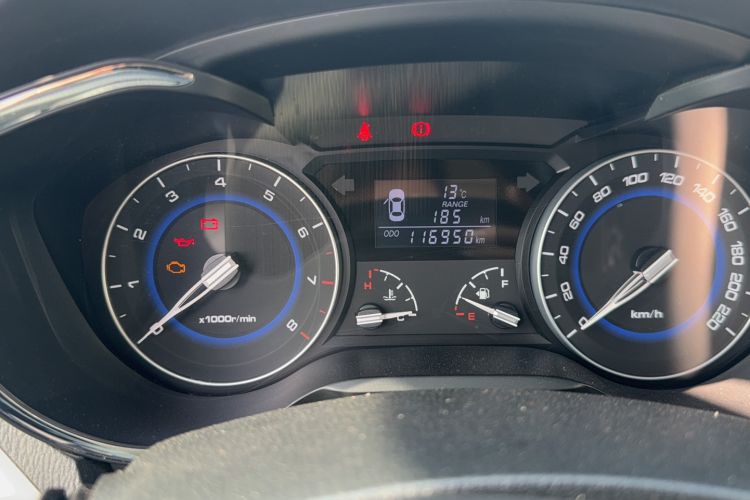 Used CHANGAN Alsvin V7 2015 1.6L Manual Enjoyment Model China IV Standard Odometer Close Up