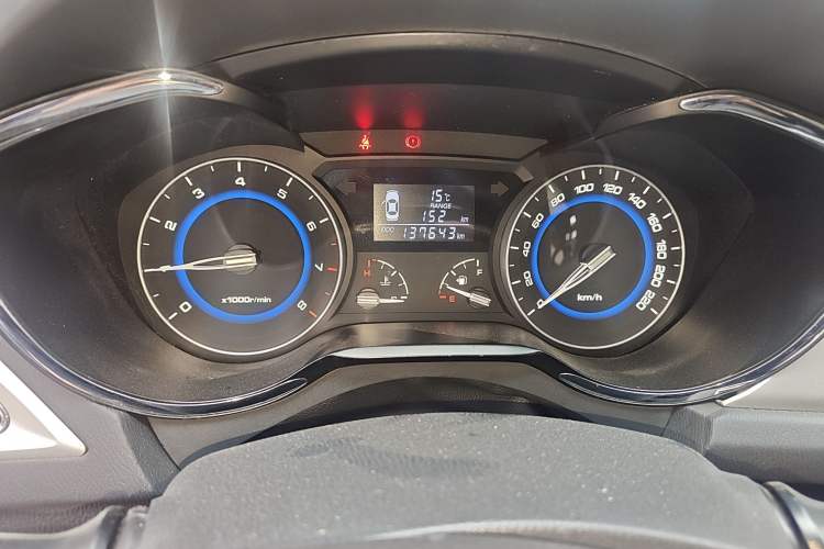 Used CHANGAN Alsvin V7 2015 1.6L Manual LeShang Edition China IV Odometer Close Up