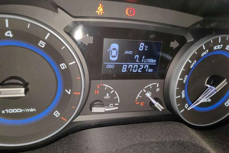 Used CHANGAN Alsvin V7 2015 1.6L Manual Enjoyment Model China IV Standard Odometer Close Up