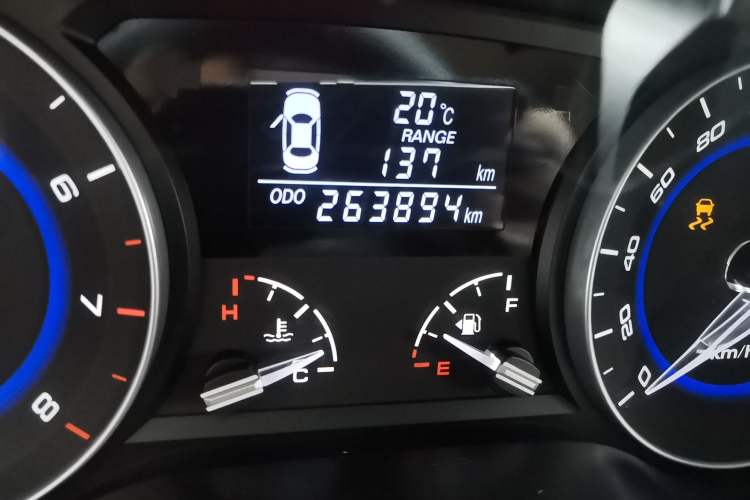 Used CHANGAN Alsvin V7 2015 1.6L Manual Enjoyment Model China IV Standard Odometer Close Up