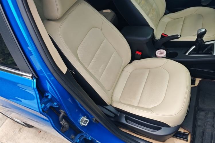 Used CHANGAN Alsvin V7 2015 1.6L Manual Enjoyment Model China IV Standard Right Front Seat
