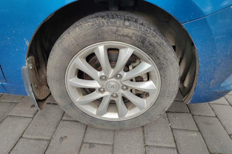 Used CHANGAN Alsvin V7 2015 1.6L Manual Enjoyment Model China IV Standard Right Front Wheel Hub