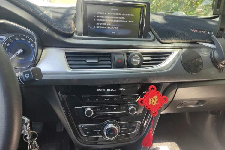 Used CHANGAN Alsvin V7 2015 1.6L Manual Enjoyment Model China V Standard Audio And AC Panel