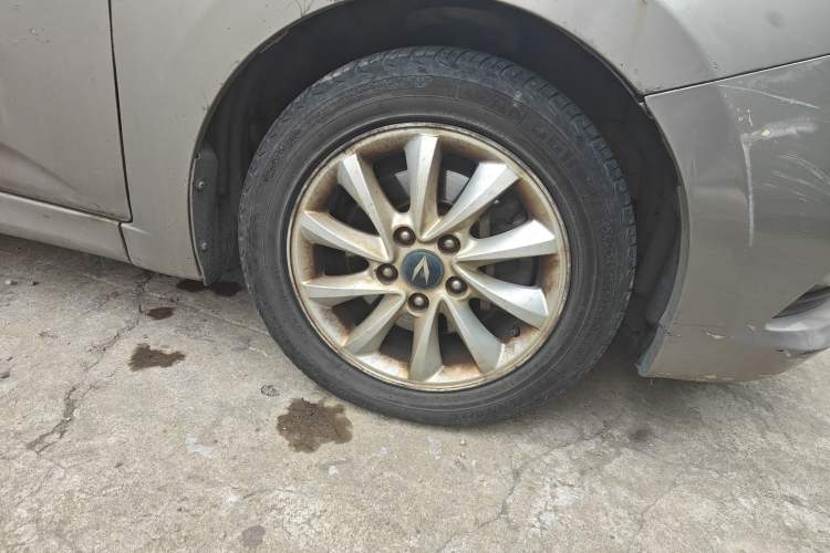 Used CHANGAN Alsvin V7 2015 1.6L Manual Joyful Edition China IV Right Front Wheel Hub