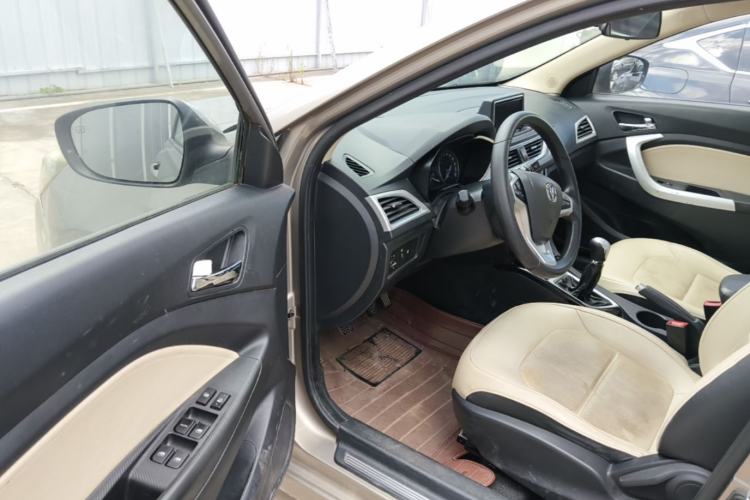 Used CHANGAN Alsvin V7 2015 1.6L Manual Enjoyment Model China IV Standard Driver Seat