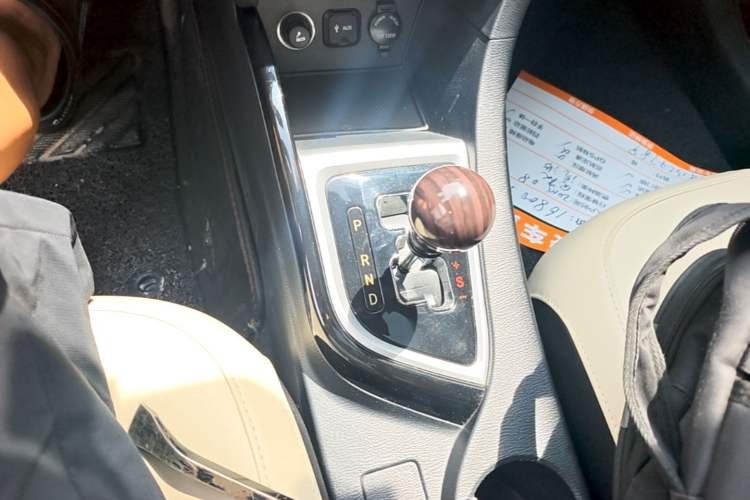 Used CHANGAN Alsvin V7 2015 1.6L Automatic Enjoyment Model China V Standard Gear Lever