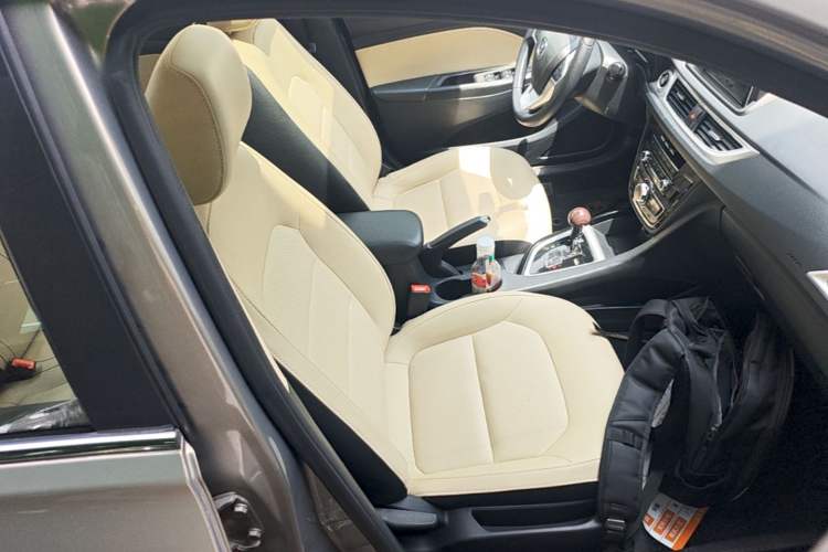 Used CHANGAN Alsvin V7 2015 1.6L Automatic Enjoyment Model China V Standard Right Front Seat
