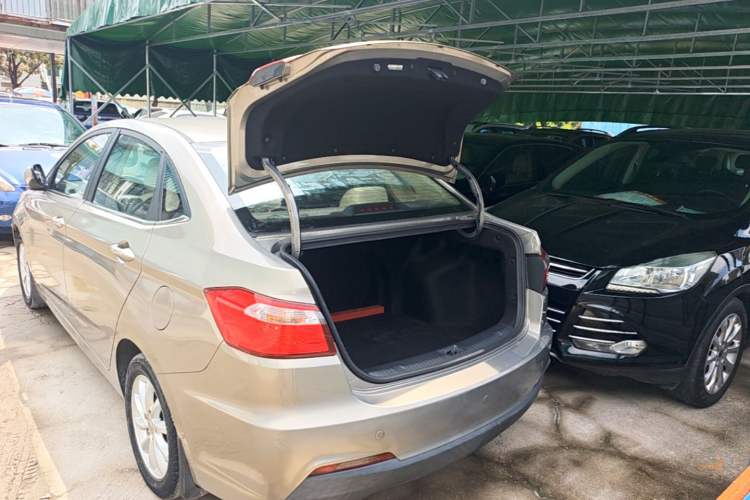 Used CHANGAN Alsvin V7 2015 1.6L Automatic Enjoyment Model China V Standard Trunk