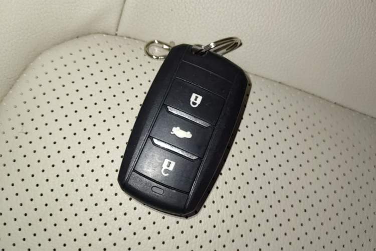 Used CHANGAN Alsvin V7 2015 1.6L Automatic Enjoyment Model China V Standard Vehicle Key