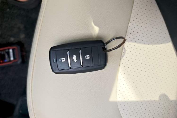Used CHANGAN Alsvin V7 2015 1.6L Automatic Enjoyment Model China V Standard Vehicle Key