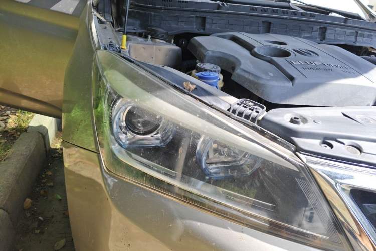 Used CHANGAN Alsvin V7 2015 1.6L Manual LeShang Edition China IV Right Front Headlight
