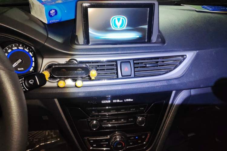 Used CHANGAN Alsvin V7 2015 1.6L Automatic Enjoyment Model China V Standard Audio And AC Panel