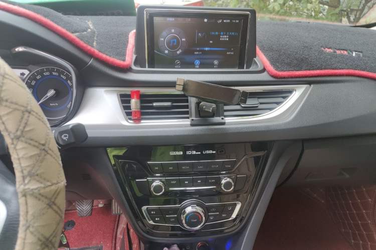 Used CHANGAN Alsvin V7 2015 1.6L Manual Enjoyment Model China IV Standard Audio And AC Panel