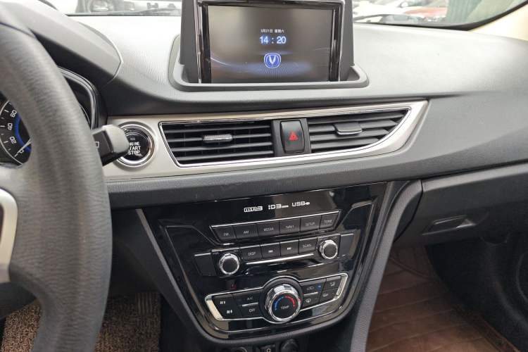 Used CHANGAN Alsvin V7 2015 1.6L Automatic Enjoyment Model China IV Standard Audio And AC Panel