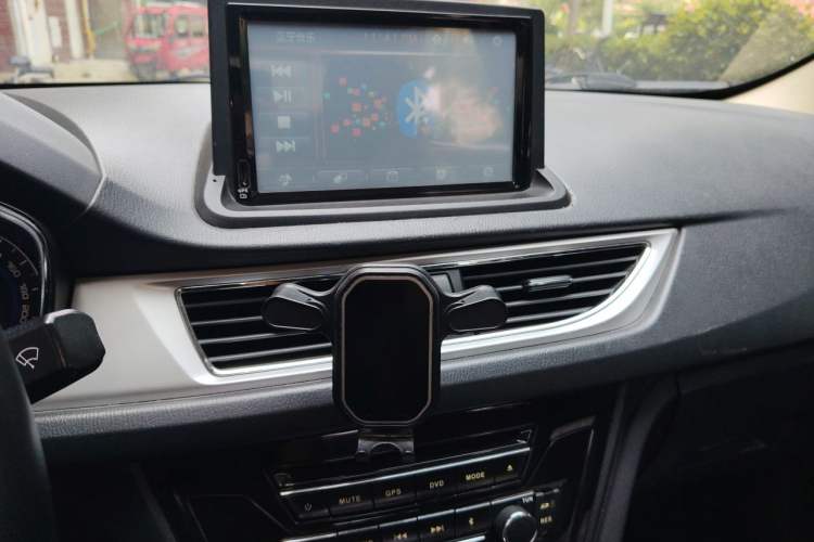 Used CHANGAN Alsvin V7 2015 1.6L Manual Joyride Model China IV Standard Audio And AC Panel