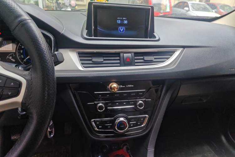 Used CHANGAN Alsvin V7 2015 1.6L Manual Fun Model China IV Standard Audio And AC Panel