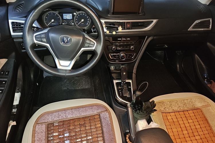 Used CHANGAN Alsvin V7 2015 1.6L Automatic Enjoyment Model China IV Standard Center Console