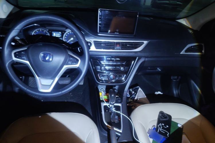 Used CHANGAN Alsvin V7 2015 1.6L Automatic Enjoyment Model China IV Standard Center Console