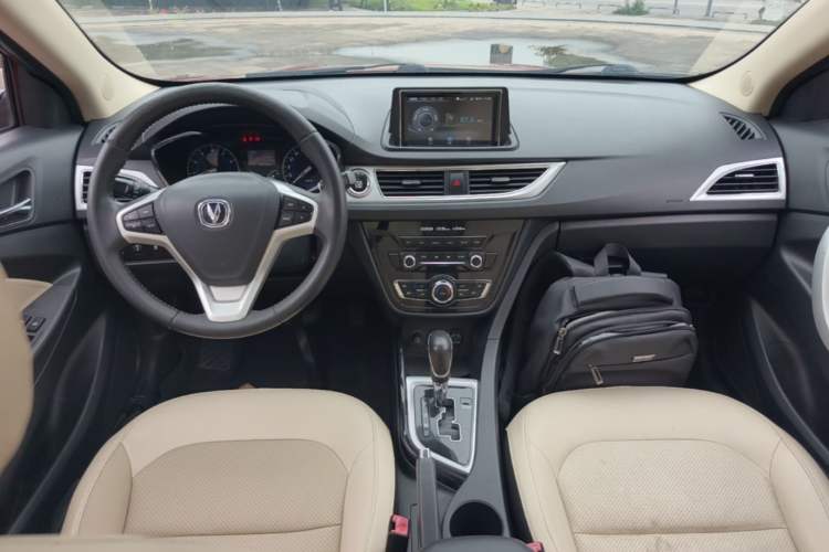 Used CHANGAN Alsvin V7 2015 1.6L Automatic Fun Model China IV Standard Center Console